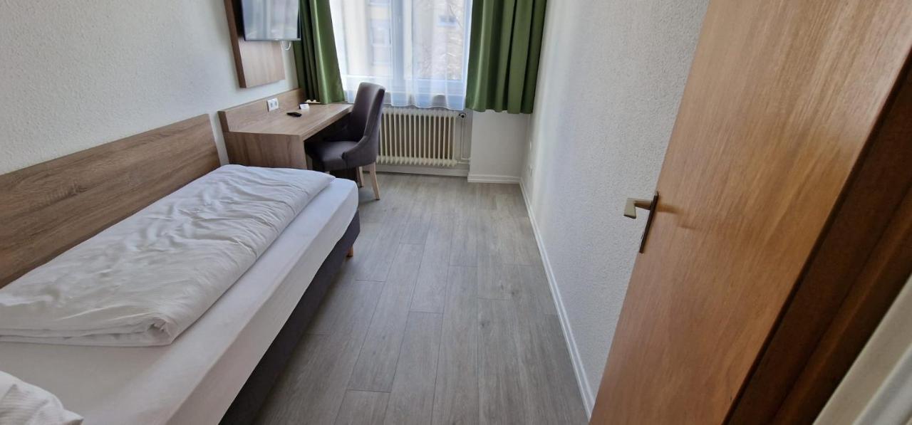 Hotel Ladage Francoforte sul Meno Esterno foto