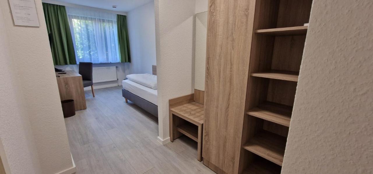 Hotel Ladage Francoforte sul Meno Esterno foto
